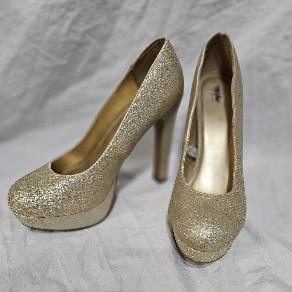 Mossimo Supply Co Gold Heels with Glitter Finish